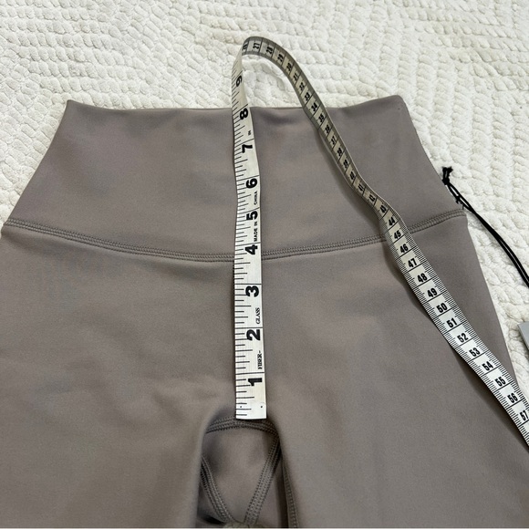 Abercrombie & Fitch YPB Taupe Biker Short - Picture 4 of 12